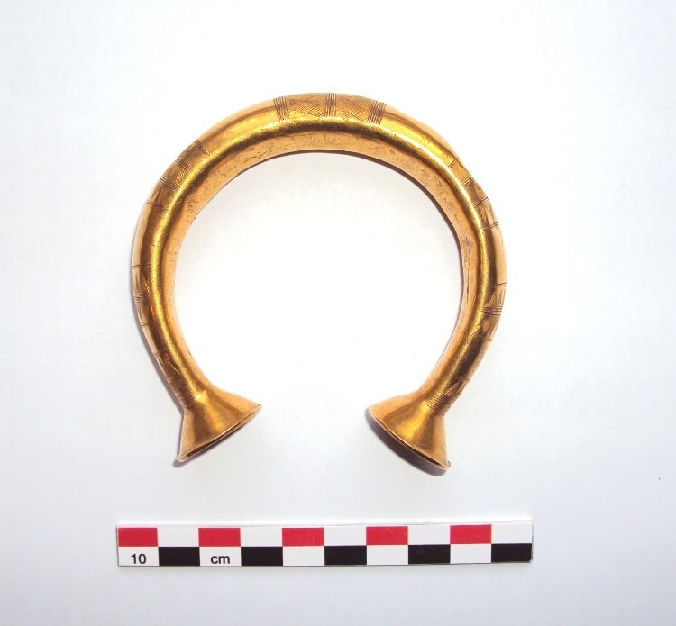 Gold bracelet from Morvah, Cornwall © Trustees of the British Museum