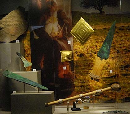Artefacts from Bush Barrow on display in the Wiltshire Museum © Courtesy Wiltshire Heritage Museum