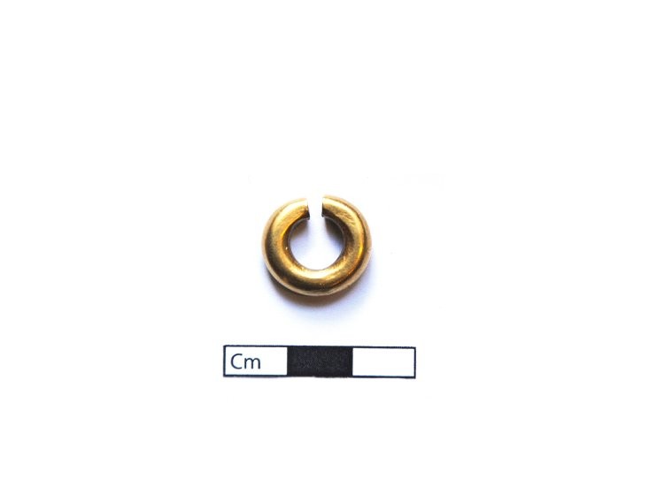 Penannular ring from Bradwell, Essex © Trustees of the British Museum